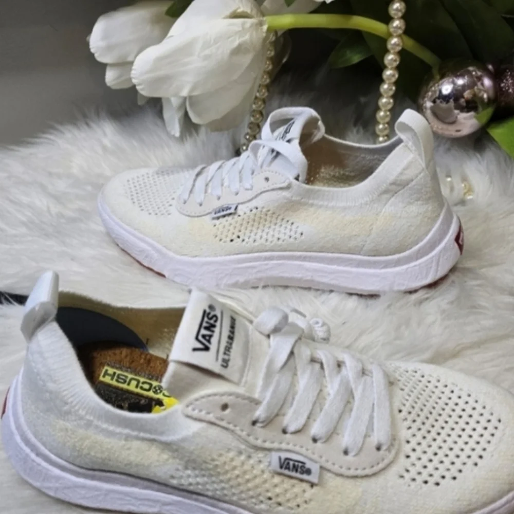 Vans UltraRange VR3 Skate Shoes womens Sneakers Color:True White New